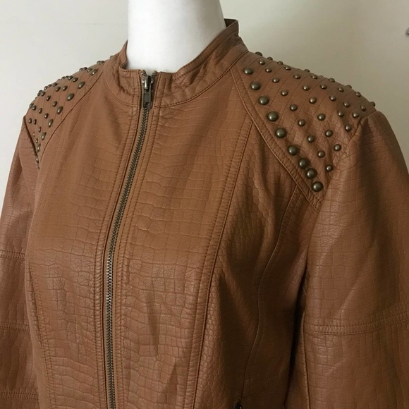 V Cristina Jacket Womens Medium Brown Camel Faux Leather Studded Textured - Picture 11 of 12
